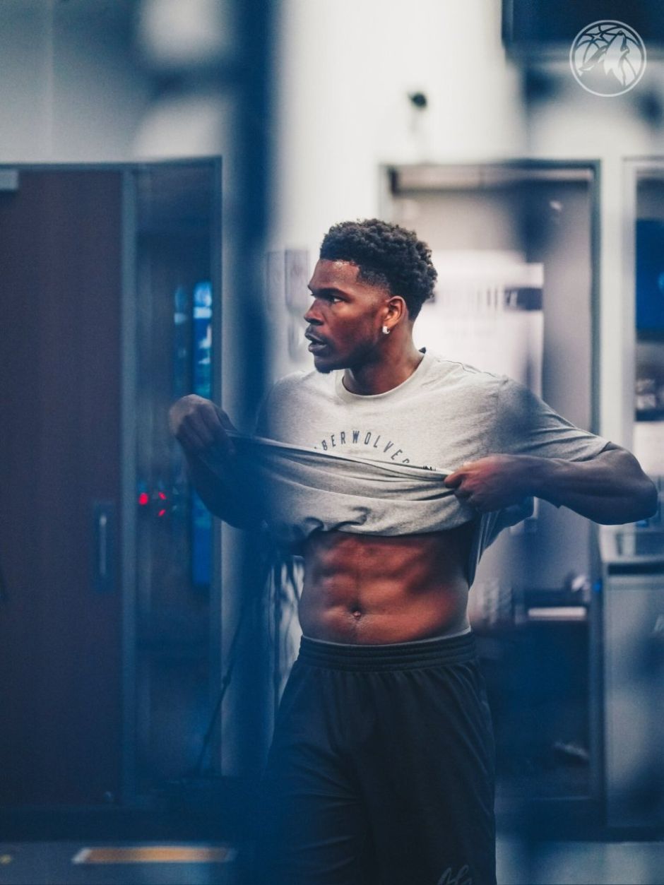 德天空：狼堡考虑签下费斯，同时也有其他两家俱乐部在争夺他